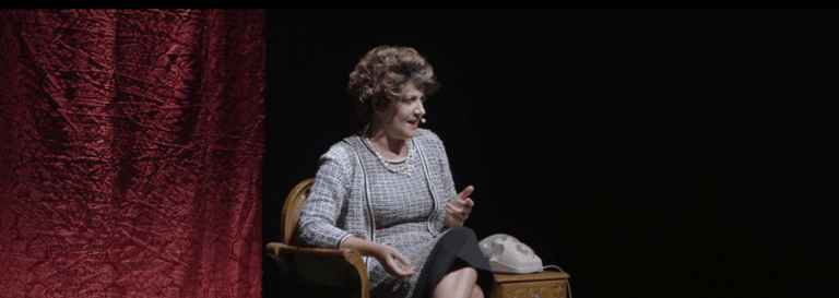 foto dell'attrice in scena