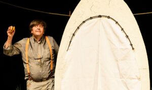 l'attore silvano antonelli in scena