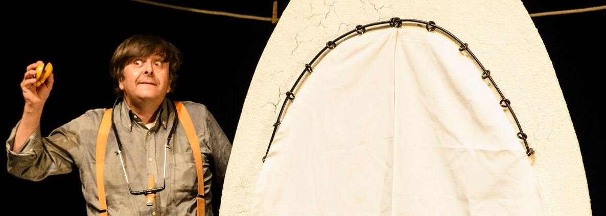 l'attore silvano antonelli in scena