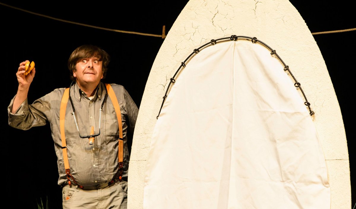 l'attore silvano antonelli in scena